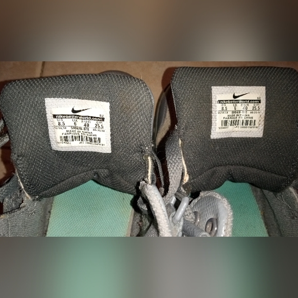 "NIKE". 599-410 SIZE 8-1/2 - Picture 3 of 14